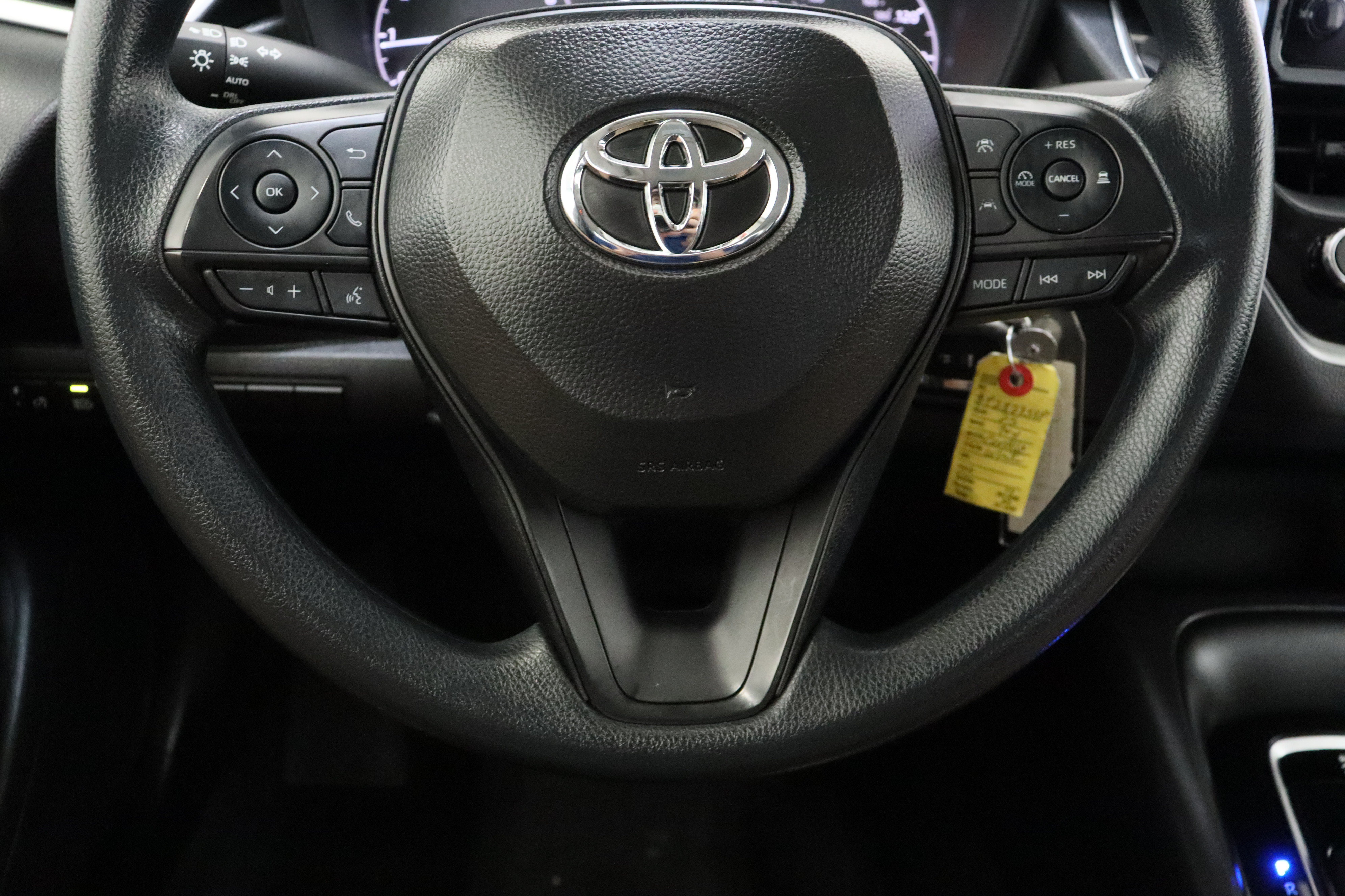 Used 2025 Toyota Corolla LE FWD image 21