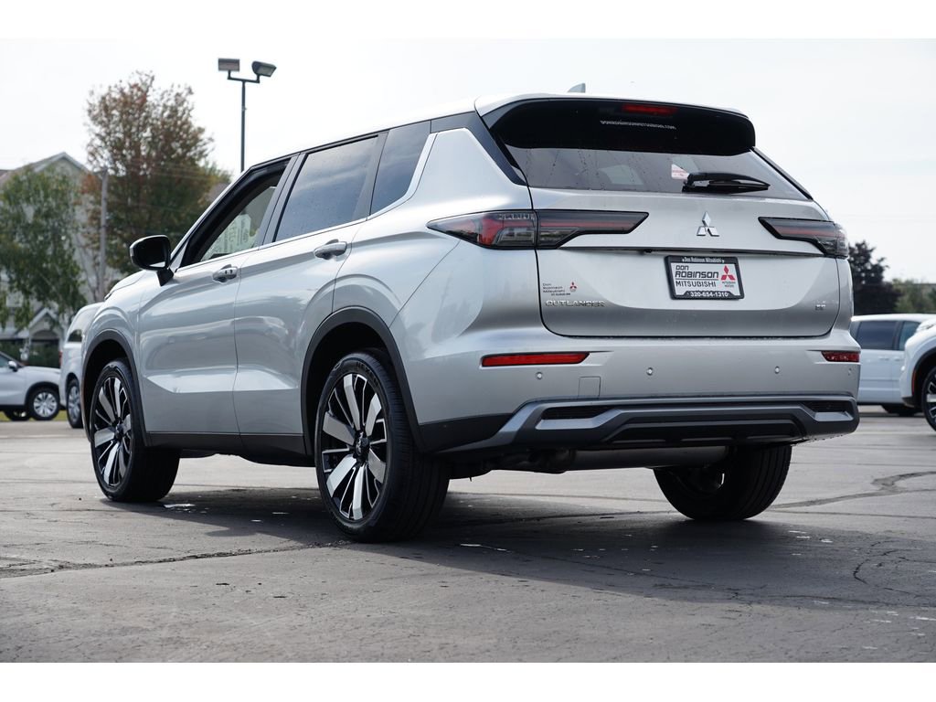 New 2025 Mitsubishi Outlander SE image 5