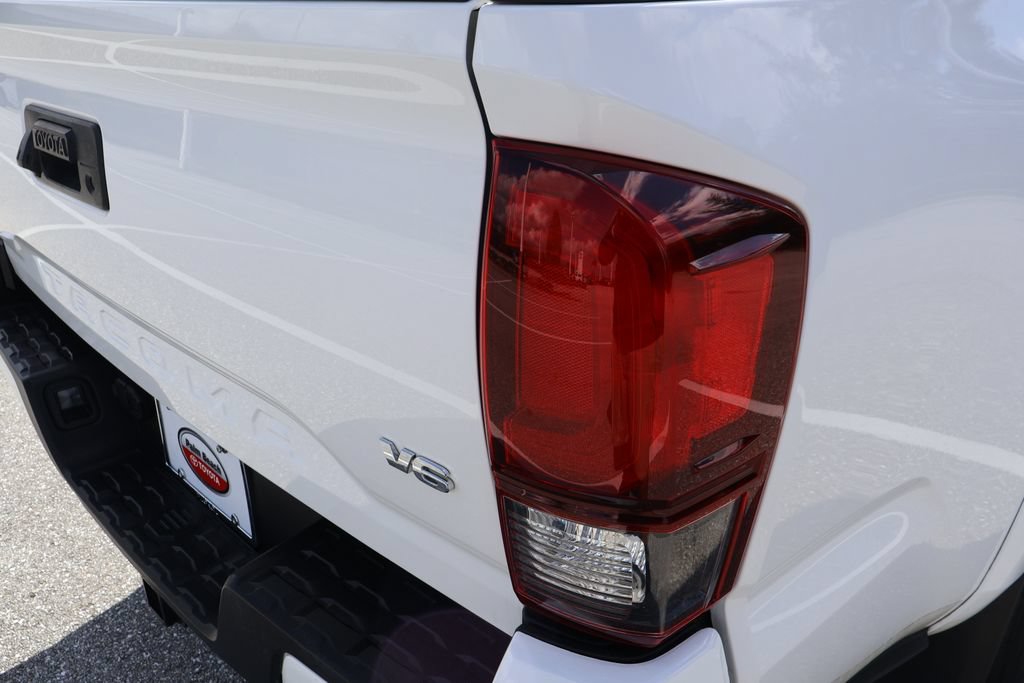 Certified 2022 Toyota Tacoma SR5 w/ Technology Package RWD image 9