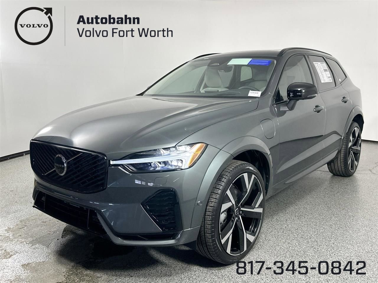 New 2026 Volvo XC60 T8 Ultra image 1