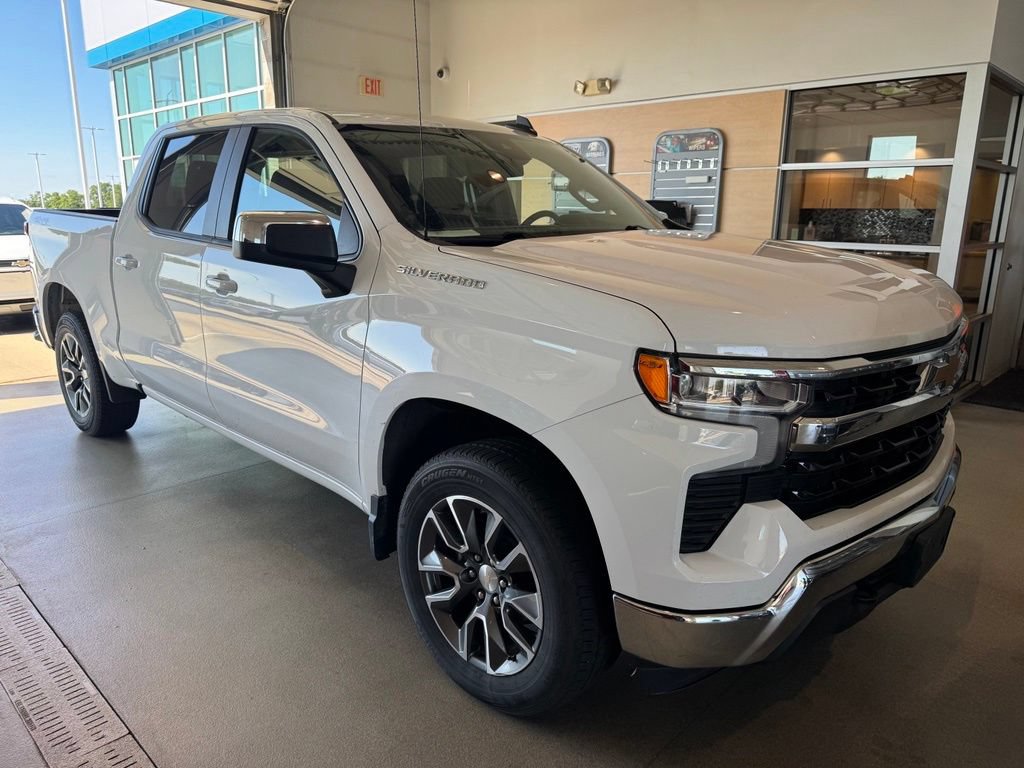 Used 2024 Chevrolet Silverado 1500 LT AWD/4WD image 2