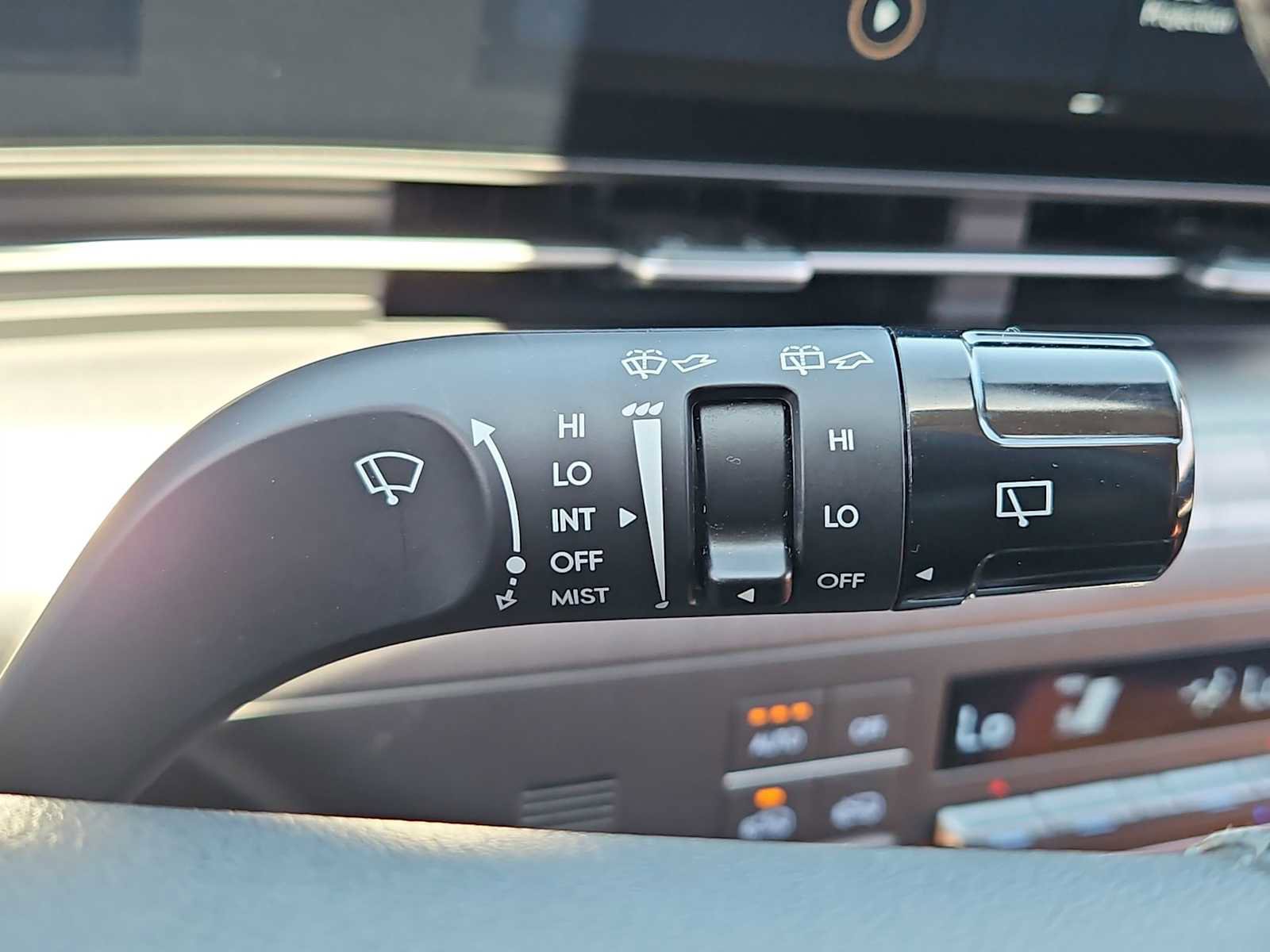 Used 2025 Hyundai Kona SEL AWD/4WD image 25