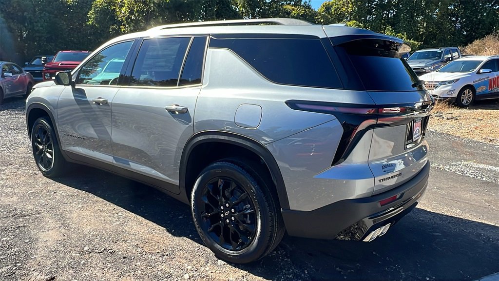 New 2026 Chevrolet Traverse LT w/ Midnight/Sport Edition image 7