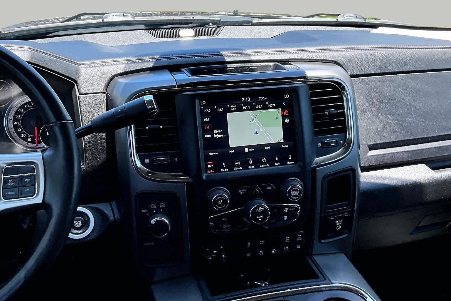 Used 2018 RAM 2500 Laramie w/ Sport Appearance Group AWD/4WD image 7
