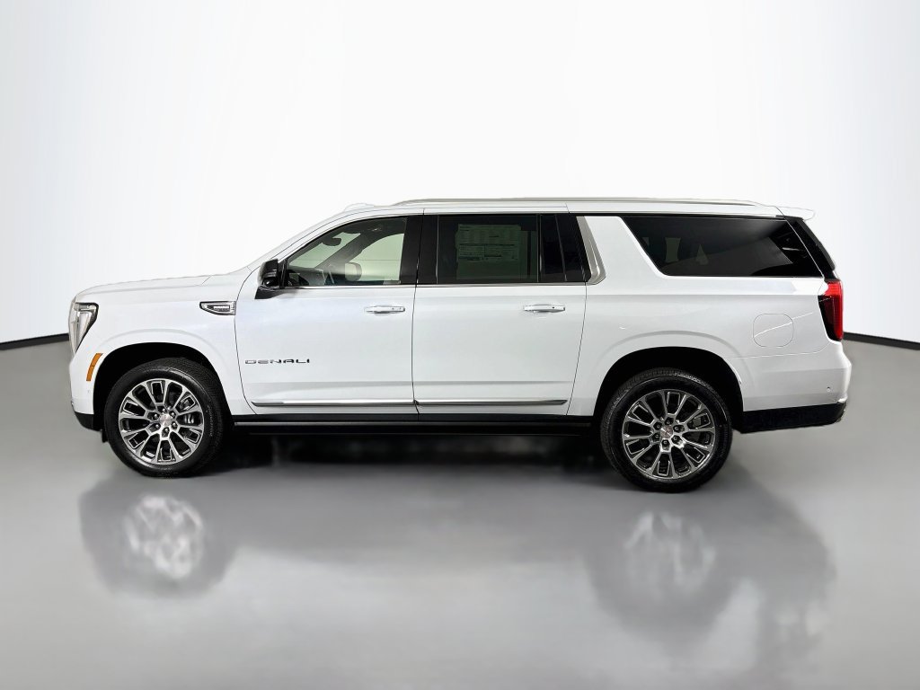New 2026 GMC Yukon XL Denali w/ Denali Reserve Package AWD/4WD image 4