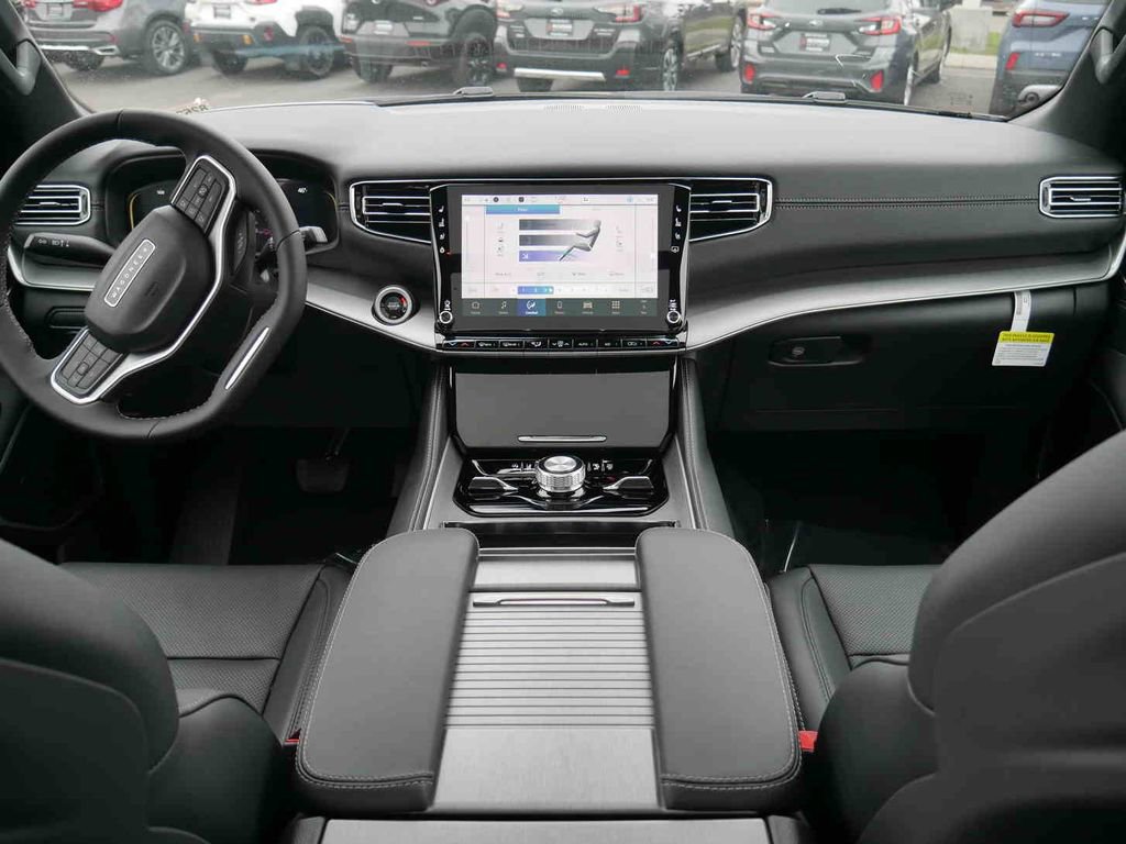 New 2025 Jeep Wagoneer L Series II w/ Convenience Group I image 4