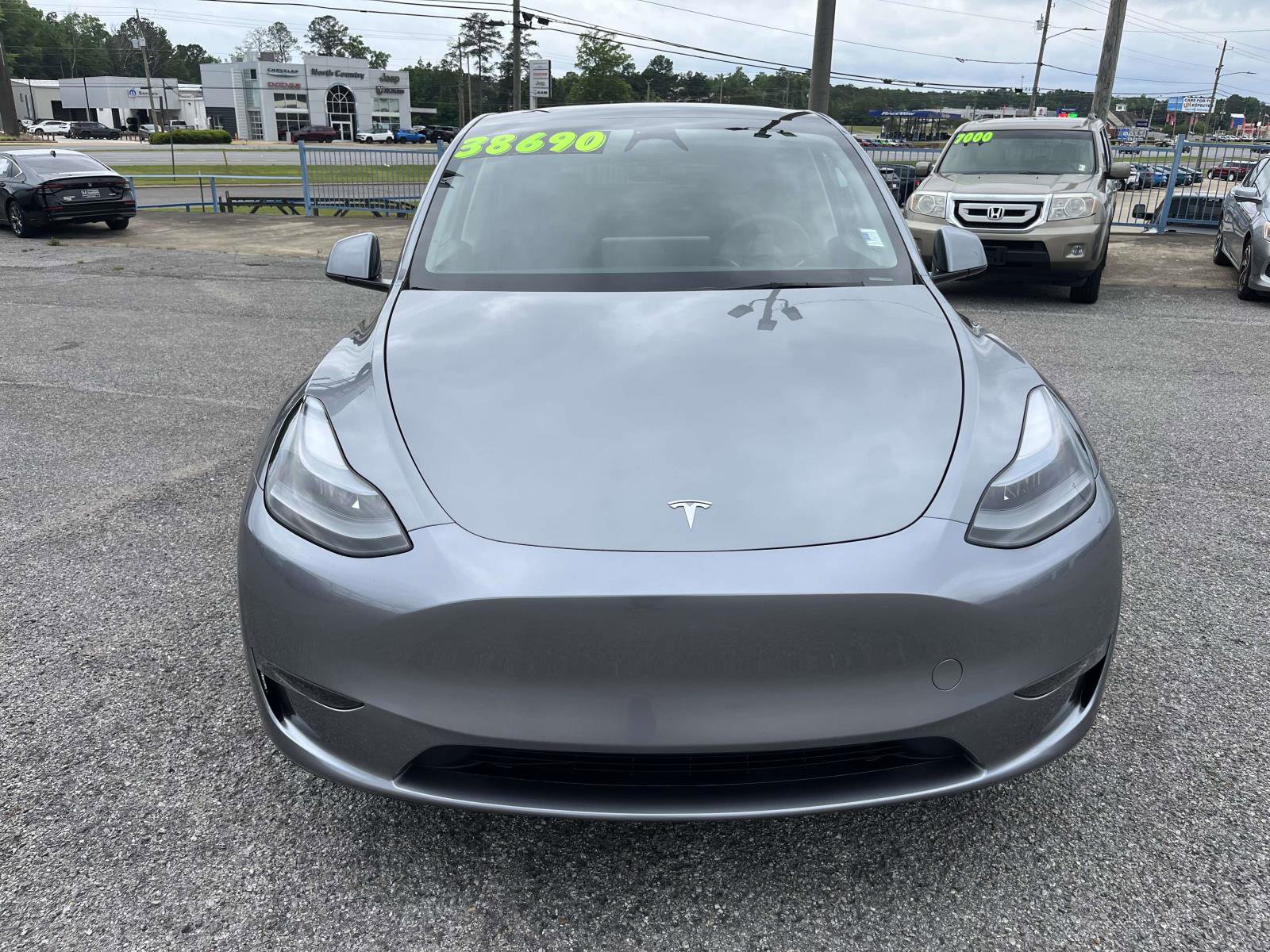 Used 2025 Tesla Model Y Long Range AWD/4WD image 2
