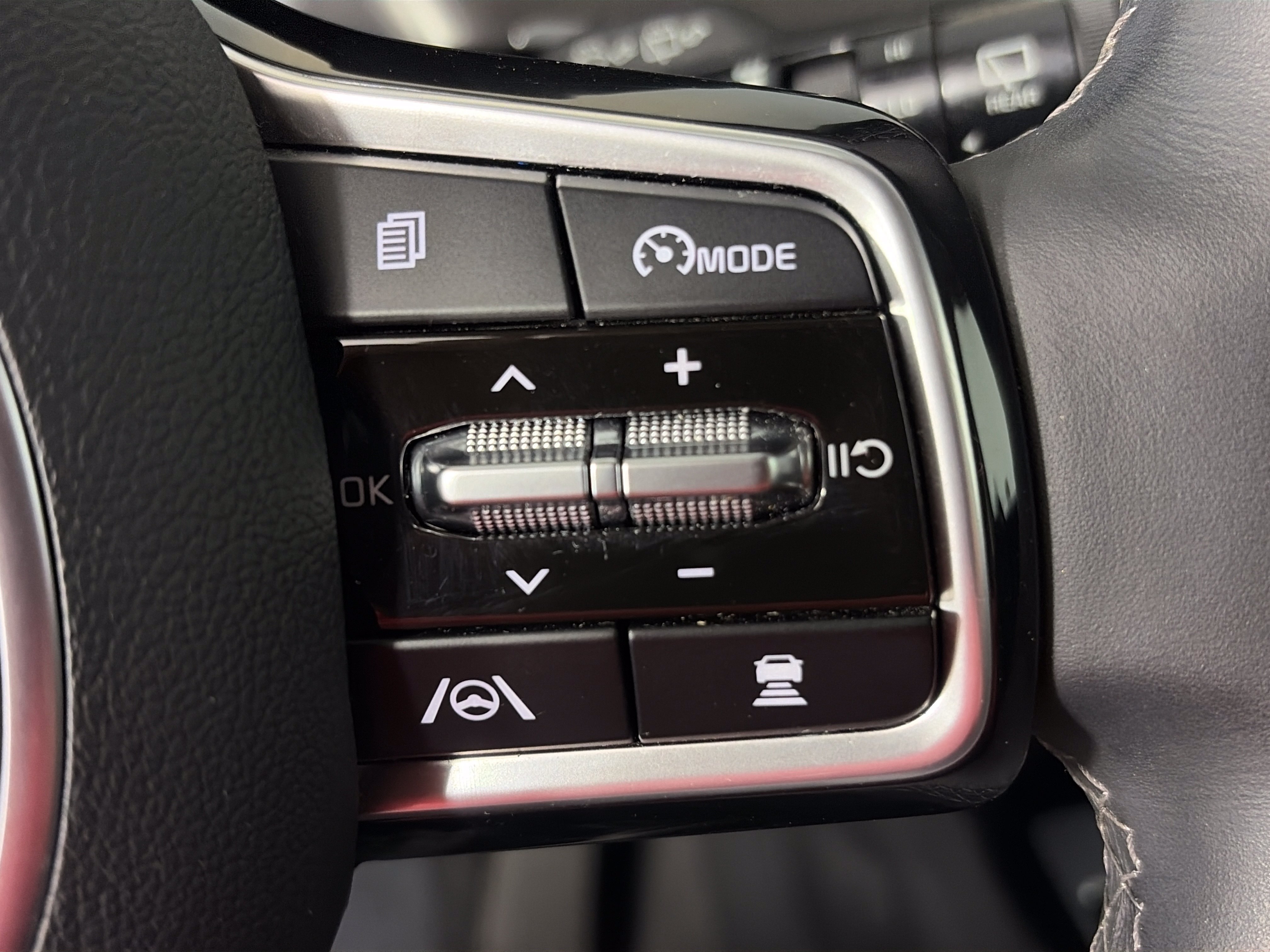 Certified 2023 Kia Sorento SX AWD/4WD image 40