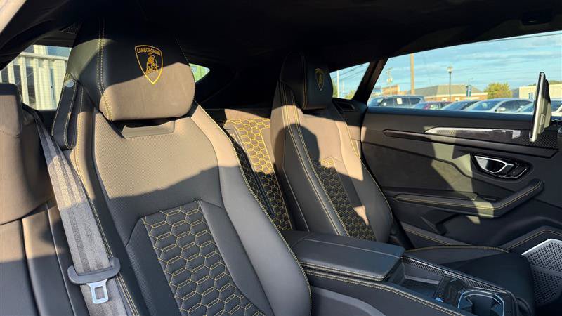 Used 2021 Lamborghini Urus AWD/4WD image 65
