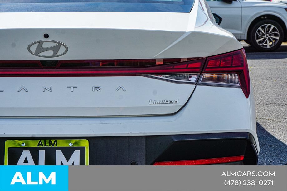 Used 2024 Hyundai Elantra Limited FWD image 13