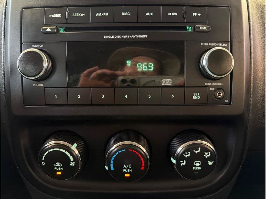 Used 2014 Jeep Patriot Sport FWD image 19