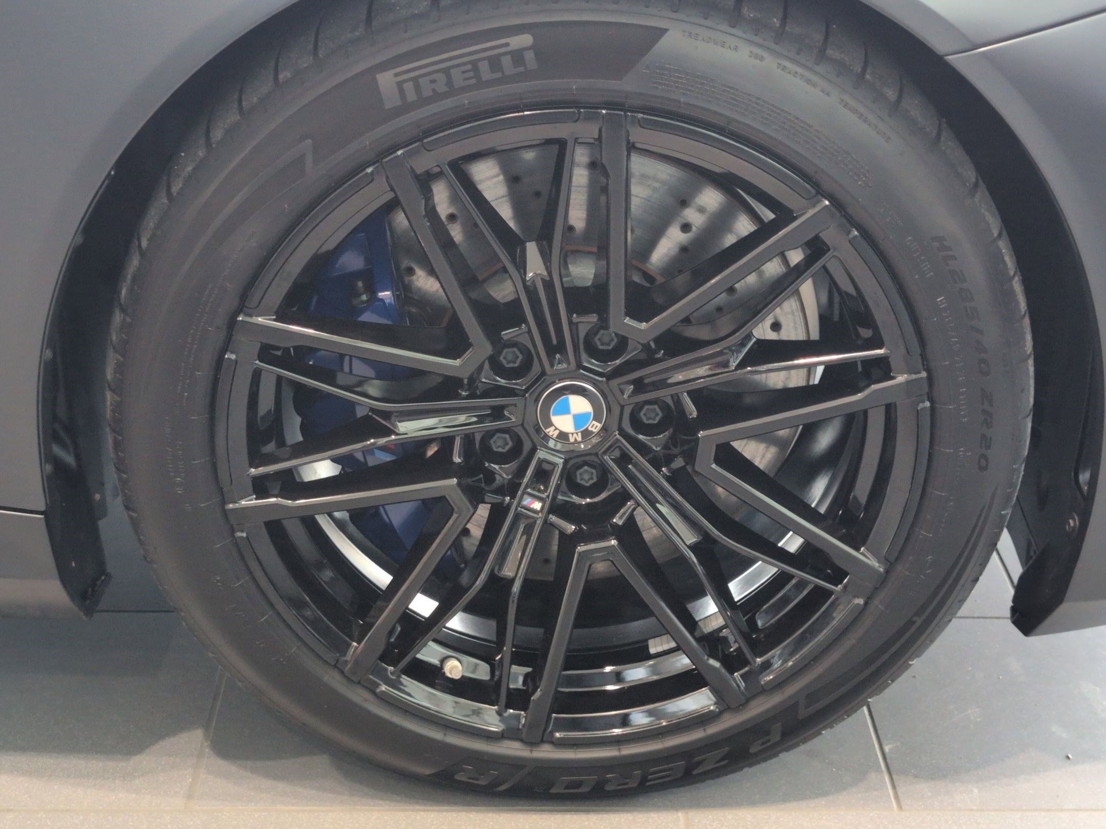 Used 2025 BMW M5 Touring w/ Executive Package image 13