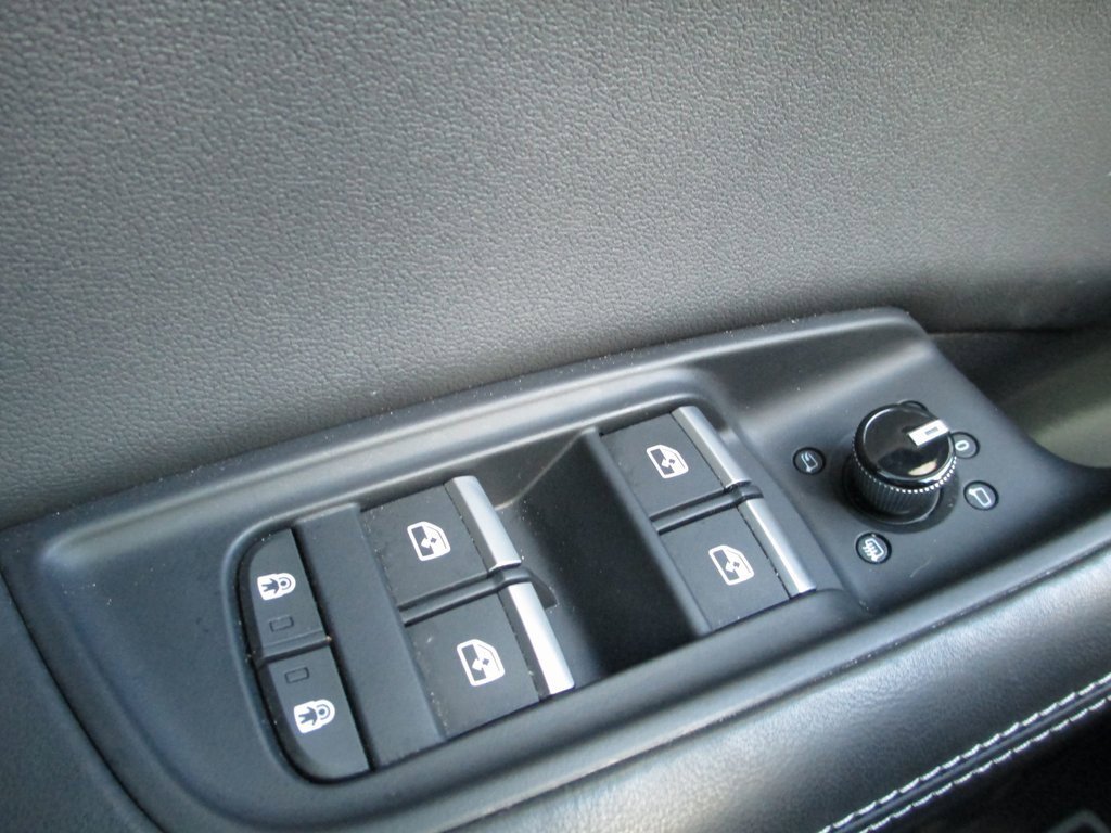 Used 2022 Audi Q8 Prestige image 25