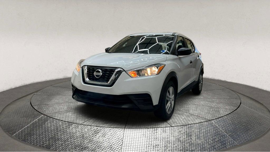Used 2020 Nissan Kicks S image 3