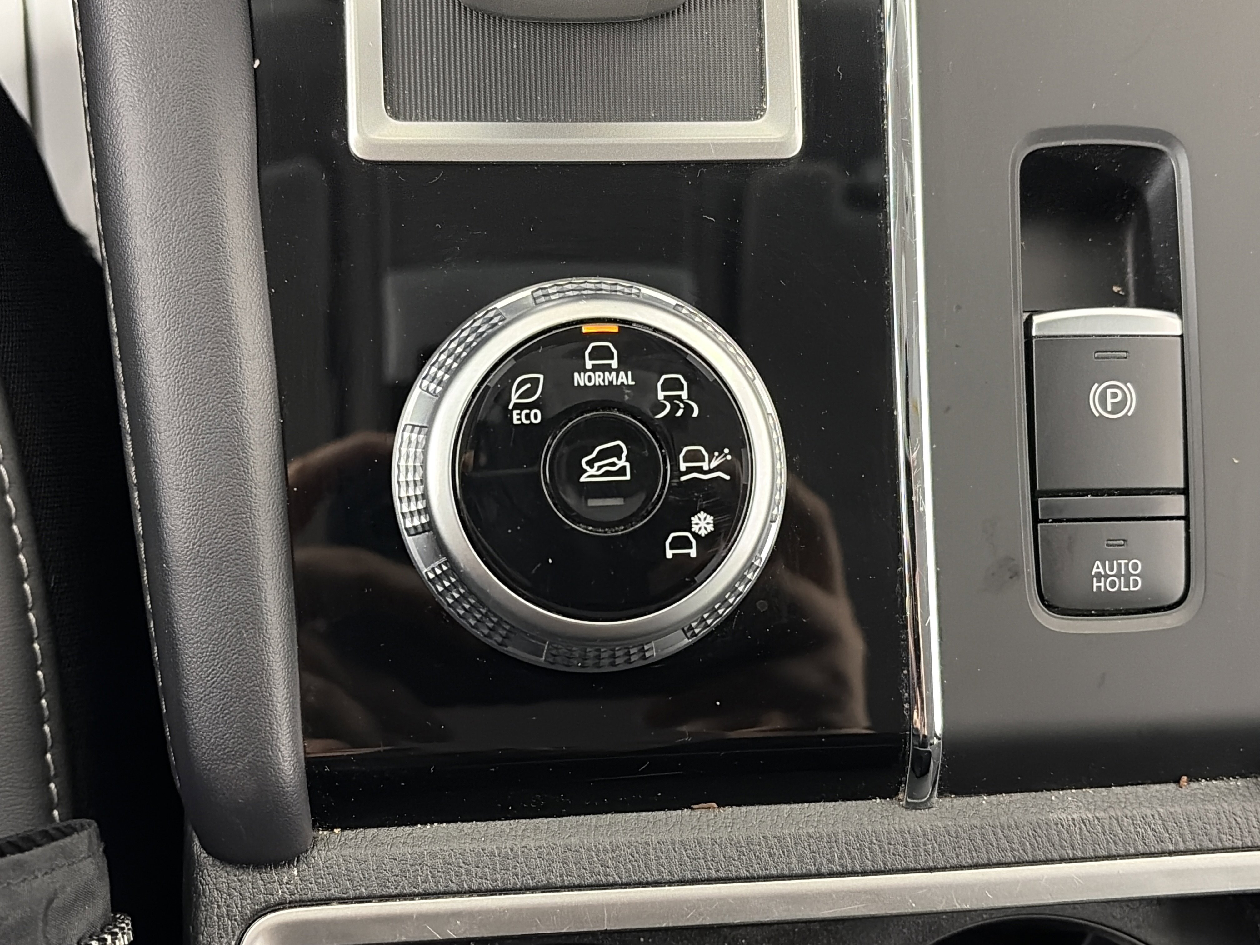 Used 2024 Mitsubishi Outlander SE FWD image 29