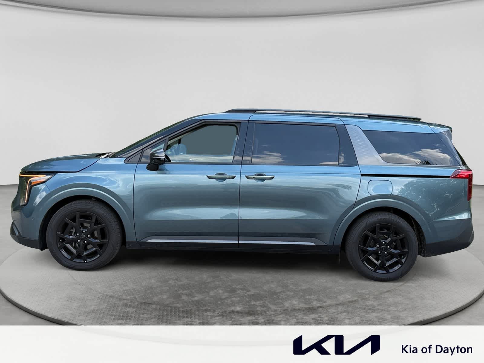 Used 2026 Kia Carnival SX w/ SX Dark Edition Package FWD image 4