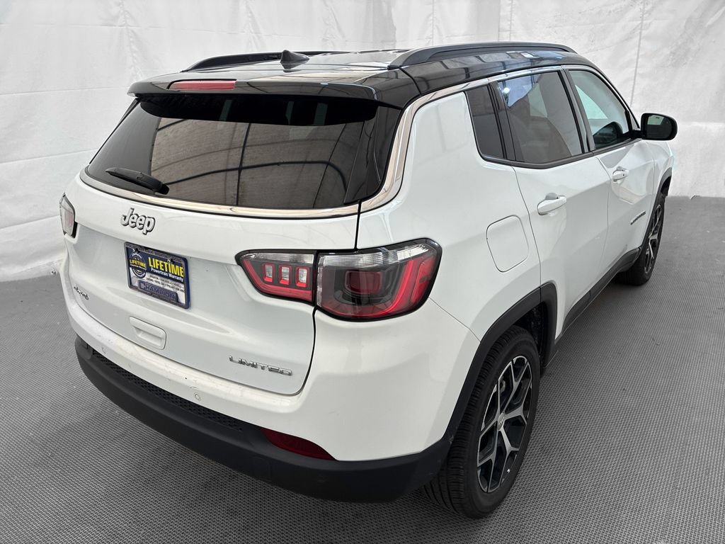 Used 2024 Jeep Compass Limited AWD/4WD image 7