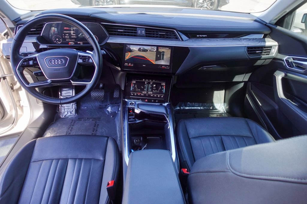 Used 2022 Audi e-tron Premium Plus w/ Premium Plus Package image 24