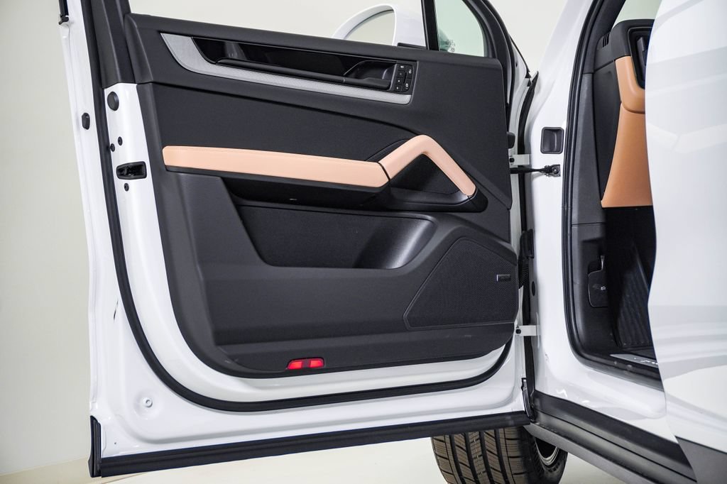 New 2026 Porsche Cayenne AWD/4WD image 25