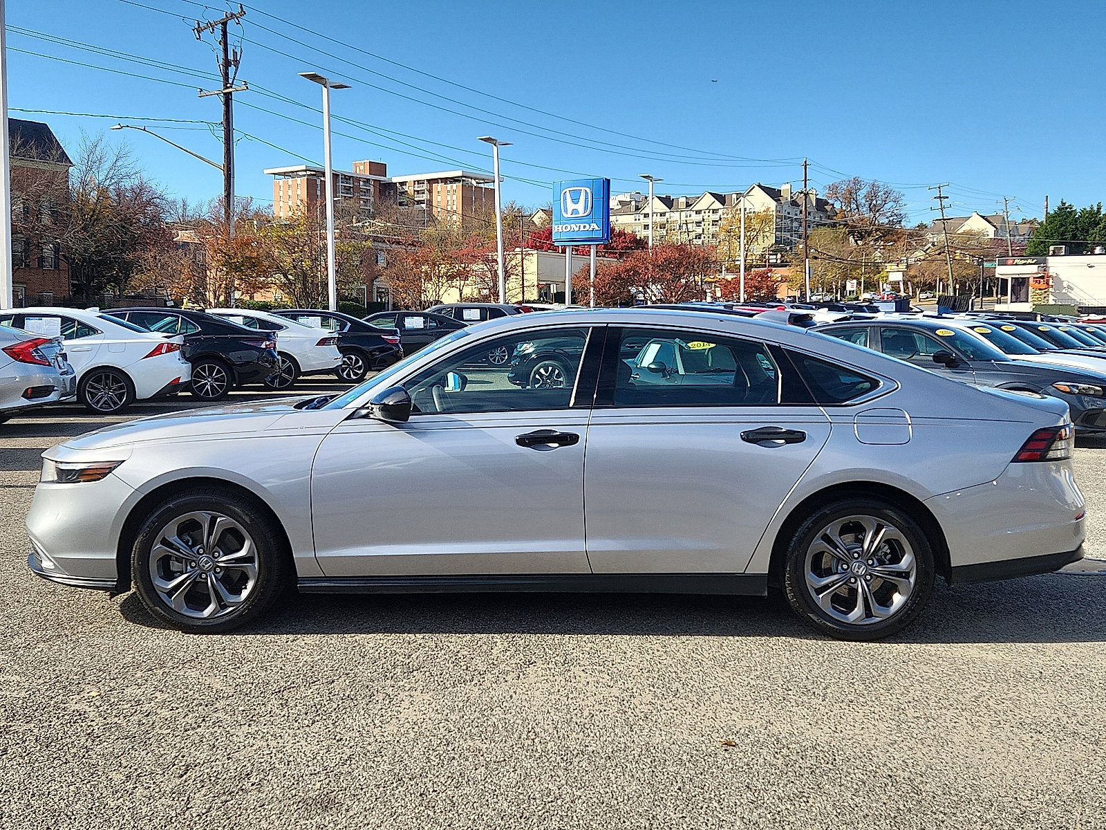 Used 2023 Honda Accord EX image 7