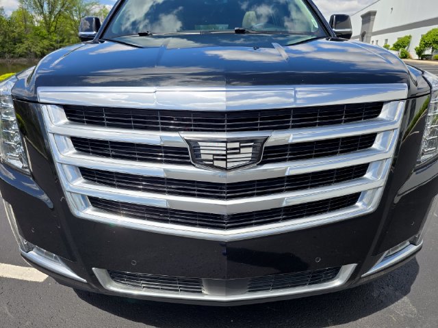 Used 2018 Cadillac Escalade ESV Premium Luxury AWD/4WD image 15