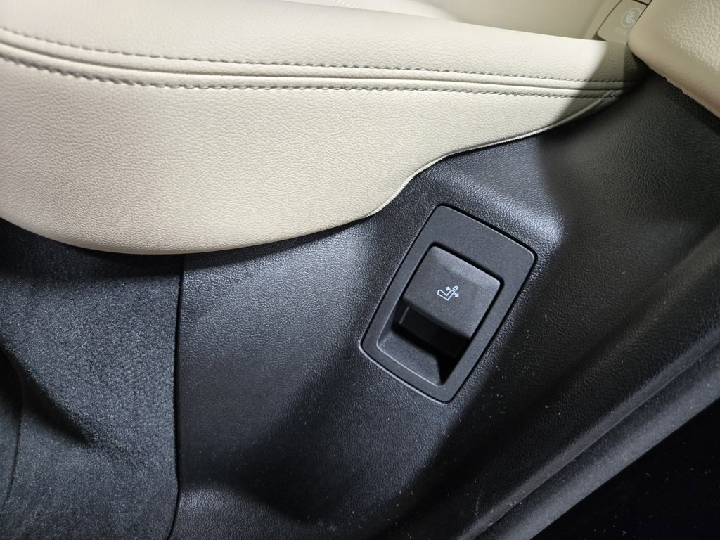 Used 2023 BMW X4 xDrive30i w/ M Sport Package image 37