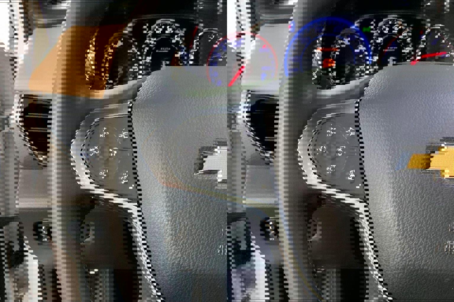 Used 2023 Chevrolet Traverse Premier image 18