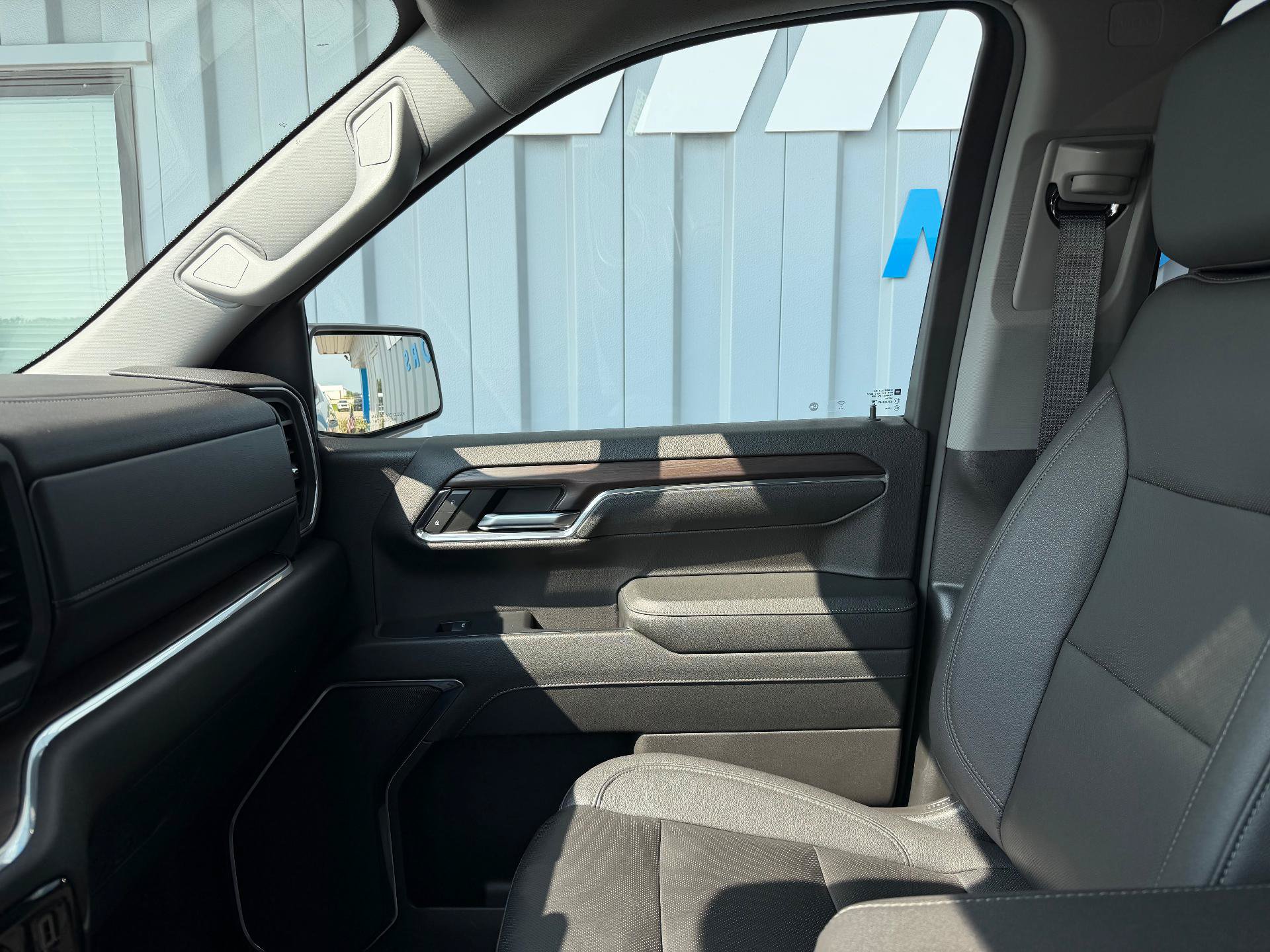 Used 2023 GMC Sierra 1500 SLT AWD/4WD image 19