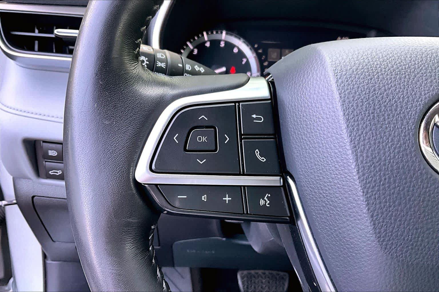 Certified 2020 Toyota Highlander Limited AWD/4WD image 23