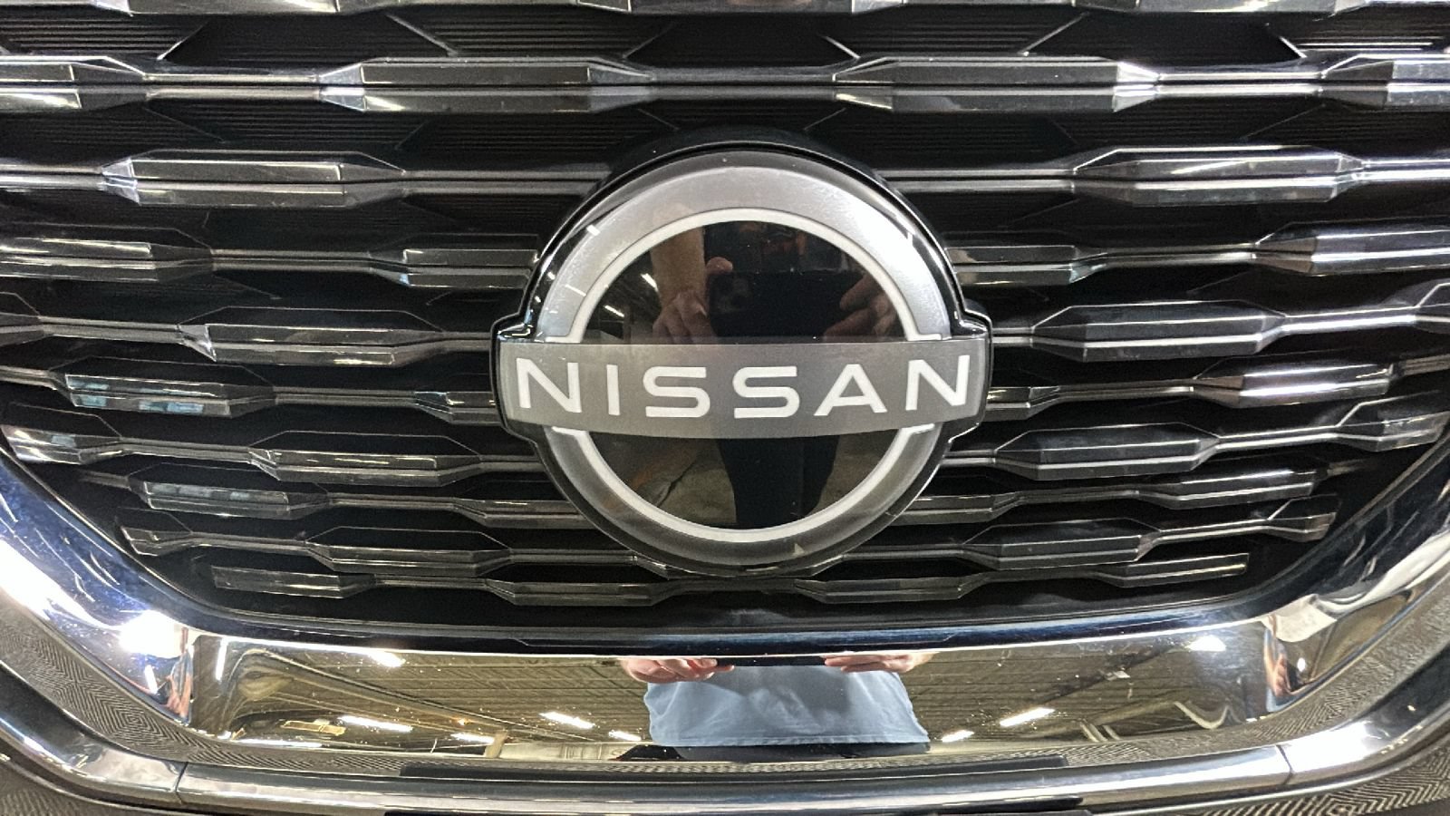 Used 2023 Nissan Rogue FWD image 9