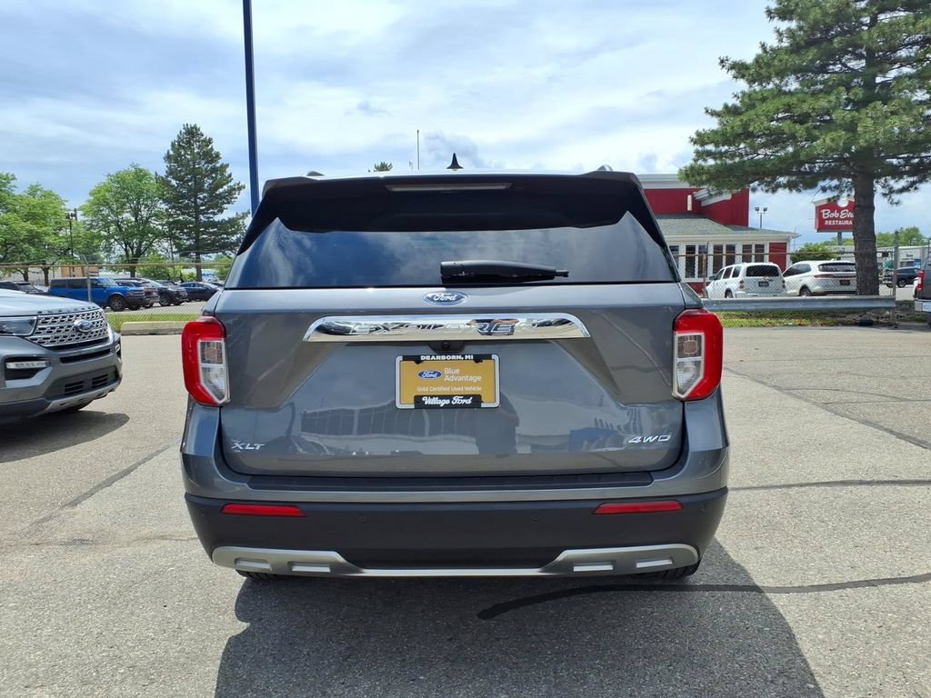 Used 2023 Ford Explorer XLT w/ Equipment Group 202A AWD/4WD image 8