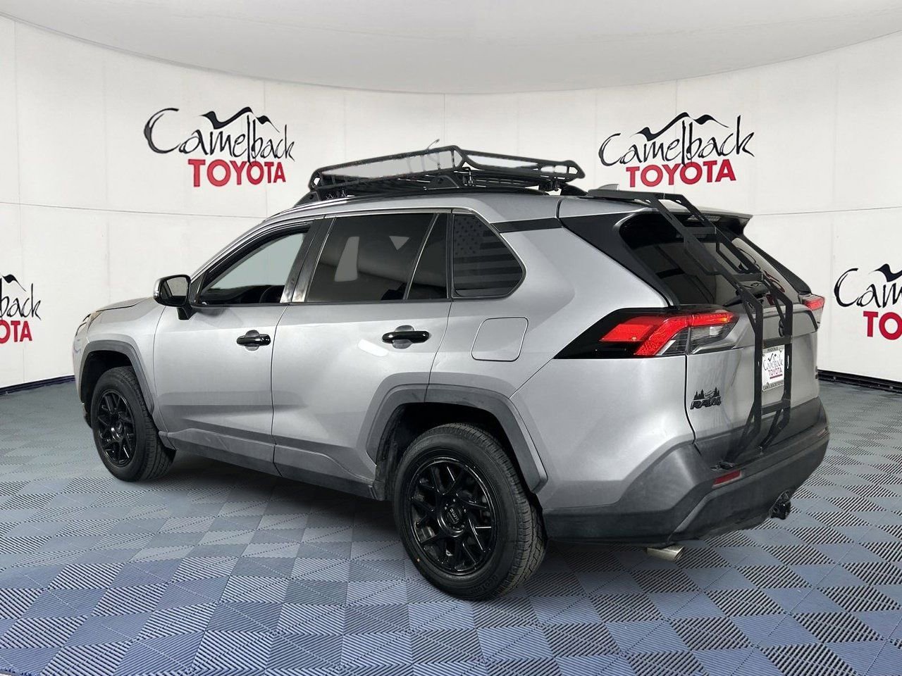 Used 2021 Toyota RAV4 LE image 6