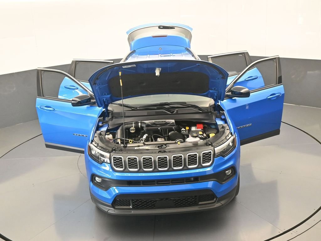 Used 2025 Jeep Compass Latitude AWD/4WD image 72