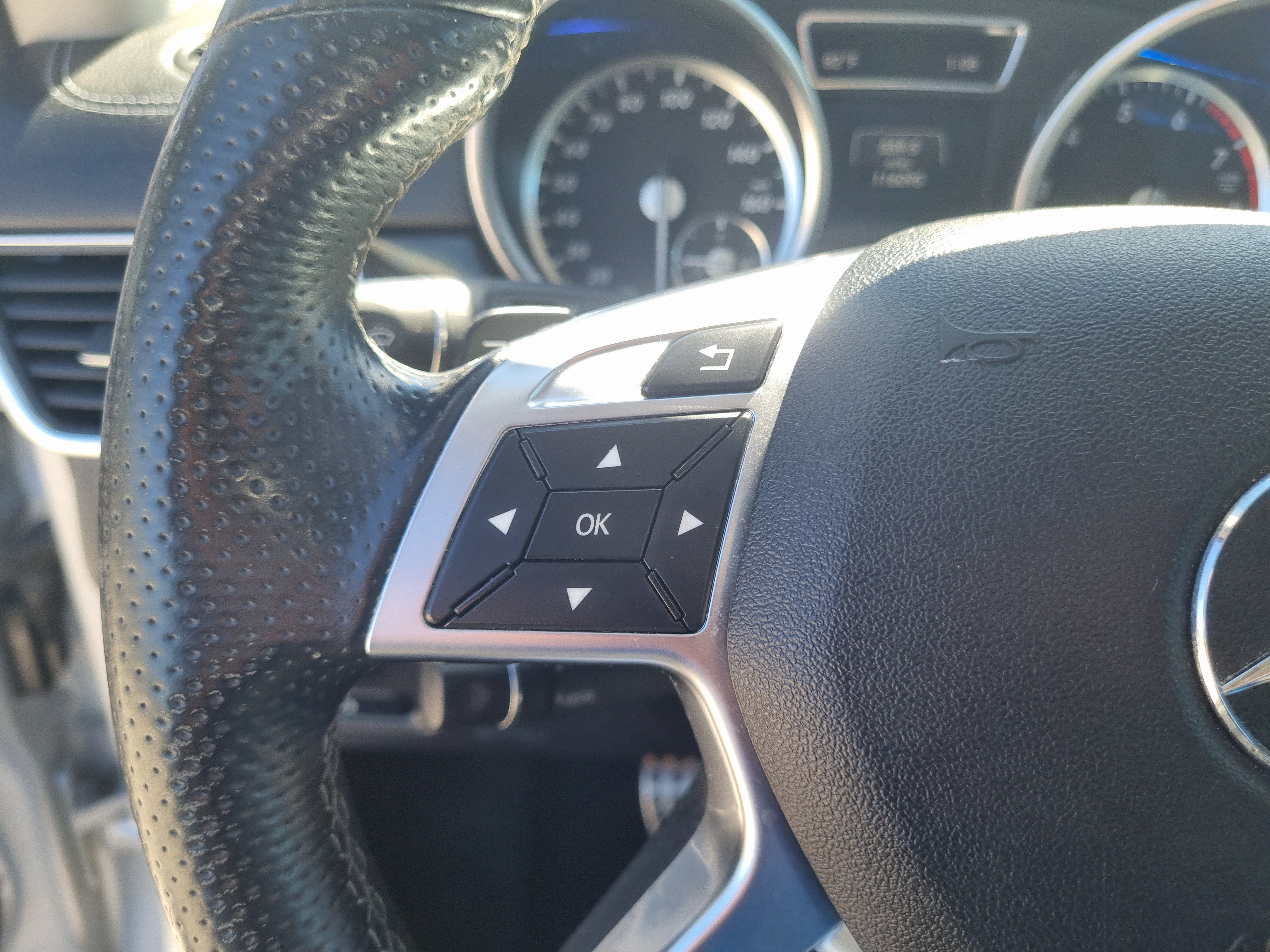Used 2014 Mercedes-Benz ML 550 4MATIC image 28