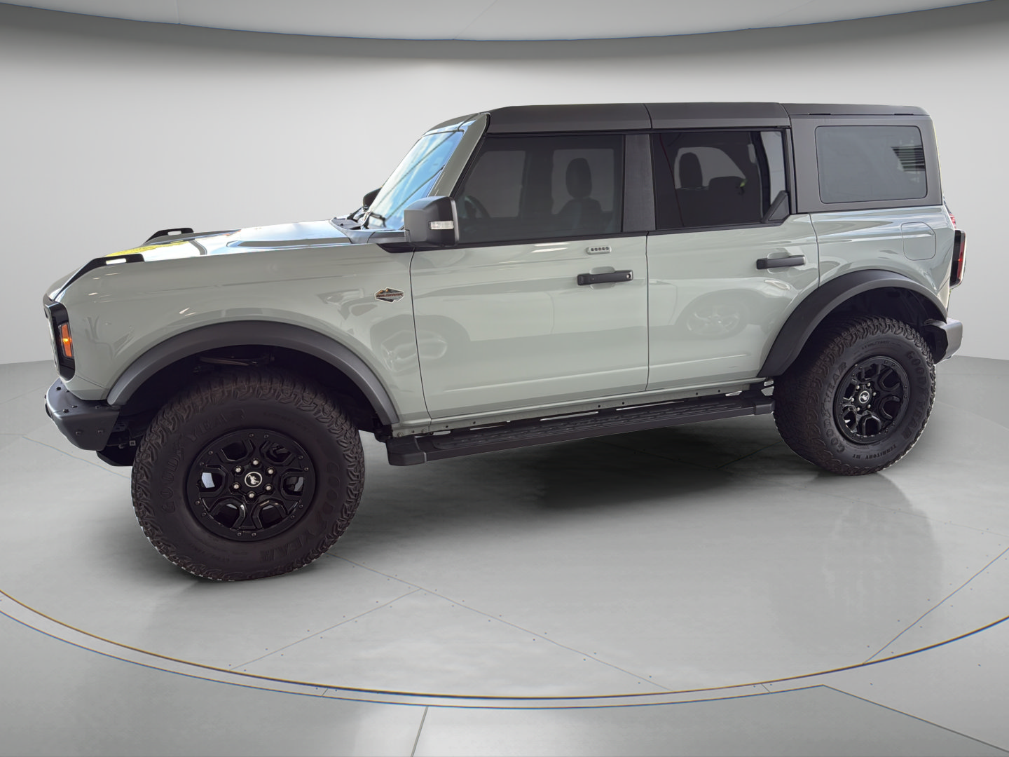 Used 2023 Ford Bronco Wildtrak AWD/4WD image 2