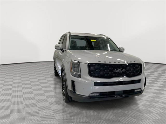 Used 2022 Kia Telluride SX w/ Nightfall Edition Package image 2