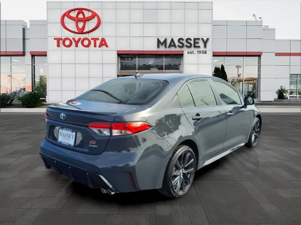 Used 2026 Toyota Corolla SE FWD image 3