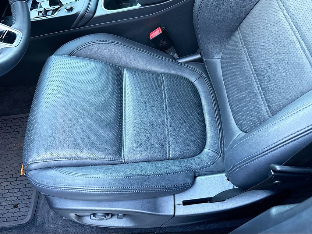 Used 2023 Jaguar E-PACE SE image 21