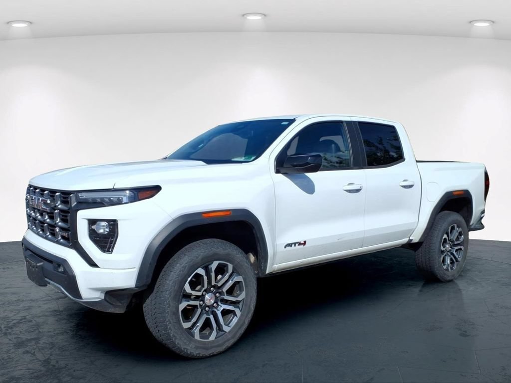 Used 2023 GMC Canyon AT4 w/ AT4 Premium Package AWD/4WD image 2