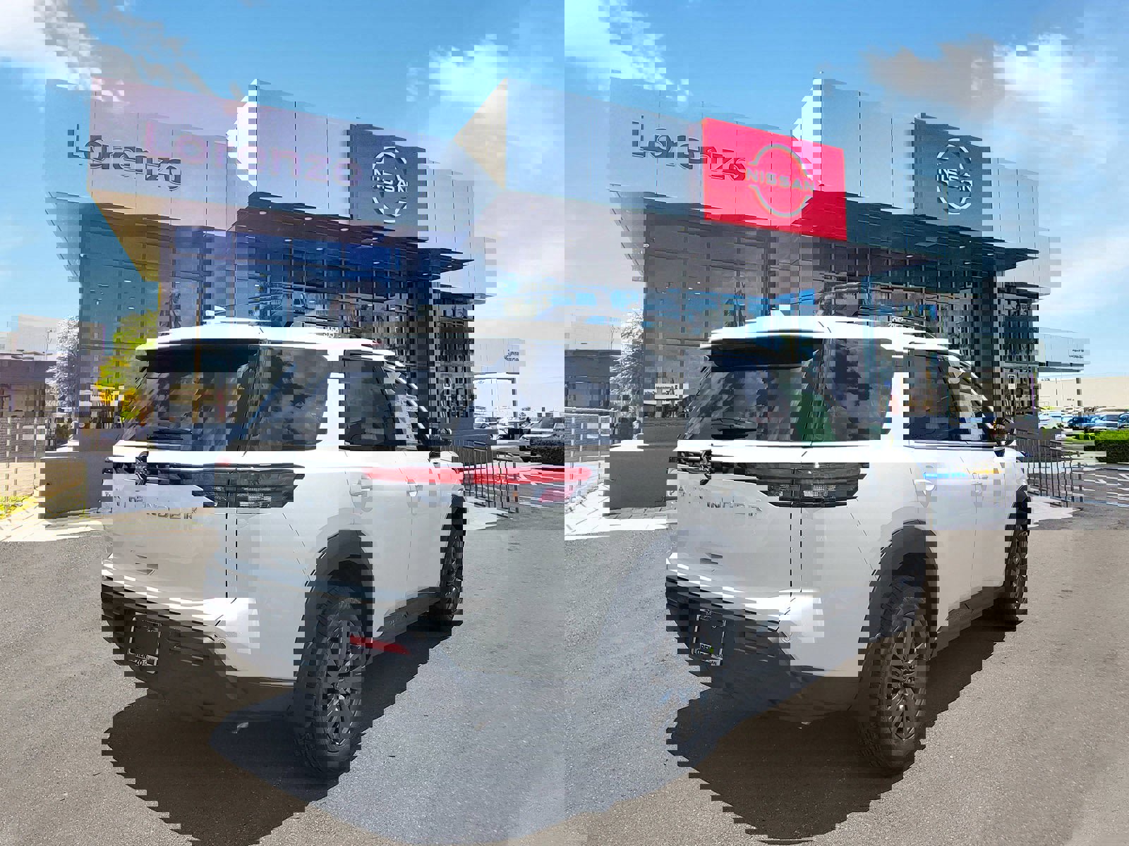 New 2025 Nissan Pathfinder SV image 4