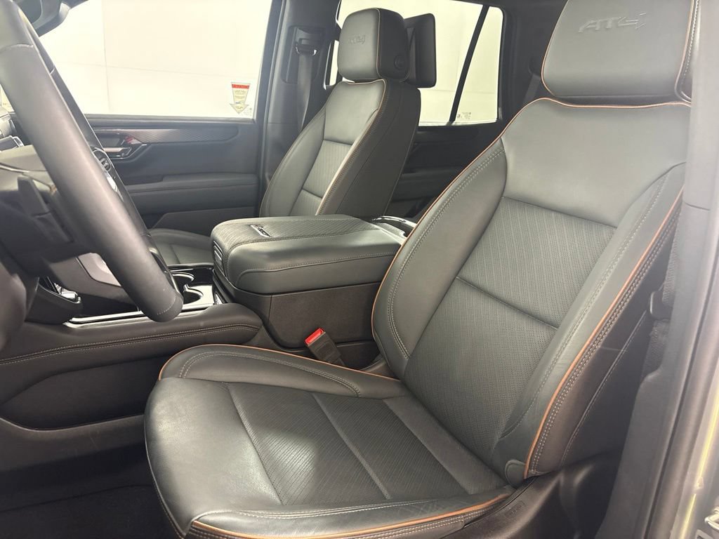 Used 2025 GMC Yukon AT4 w/ AT4 Premium Plus Package AWD/4WD image 22