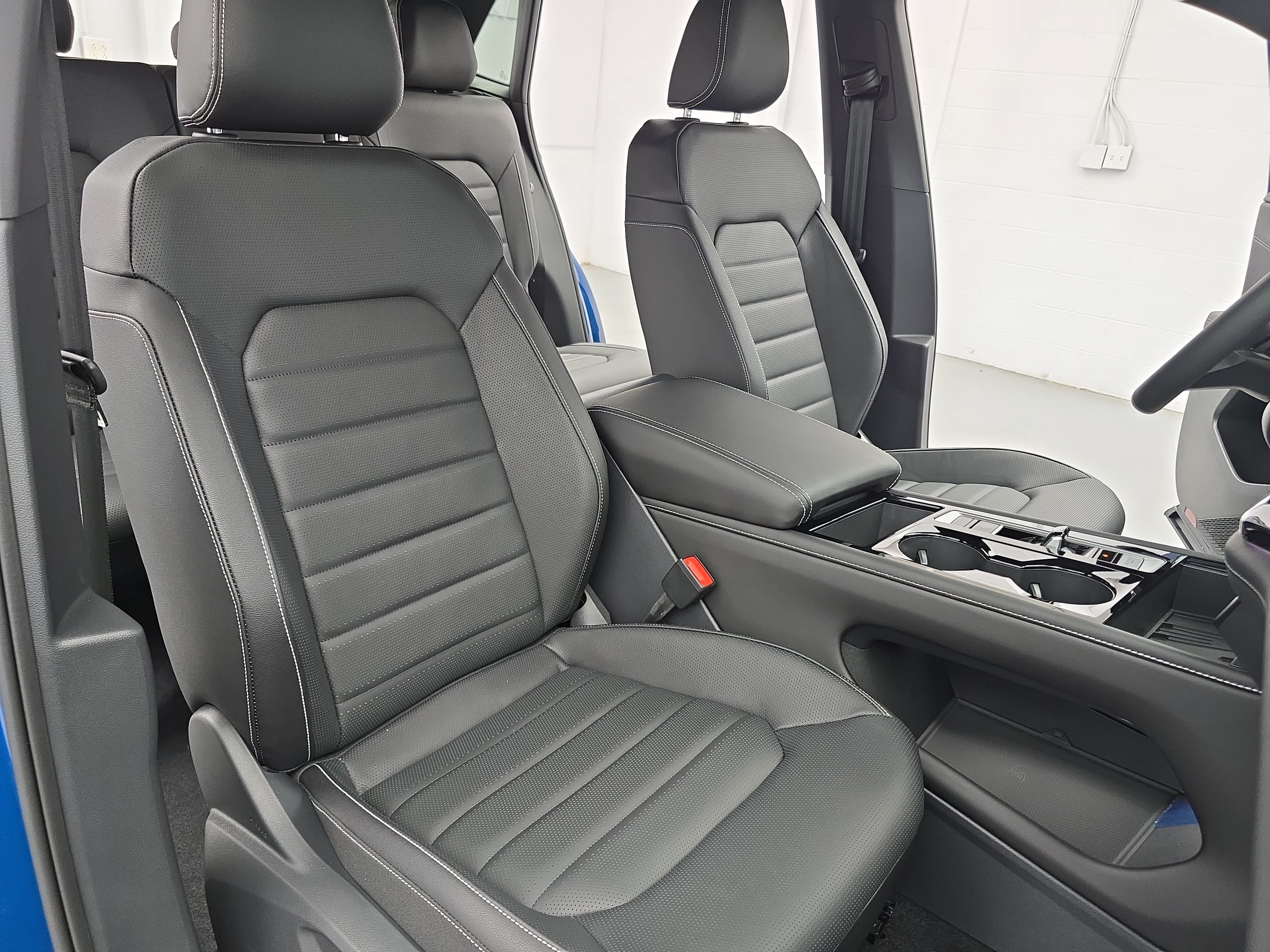 New 2026 Volkswagen Atlas Cross Sport SEL R-Line AWD/4WD image 10