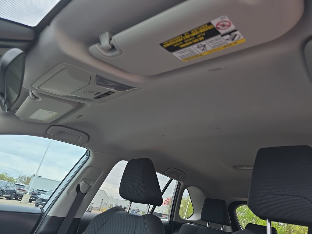 Used 2023 Toyota RAV4 LE FWD image 31