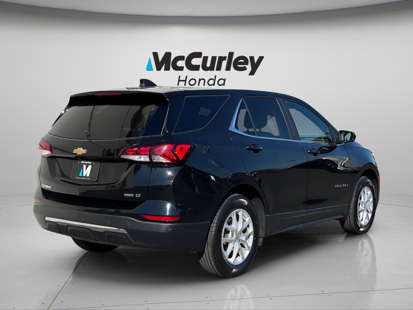 Used 2024 Chevrolet Equinox LT AWD/4WD image 3