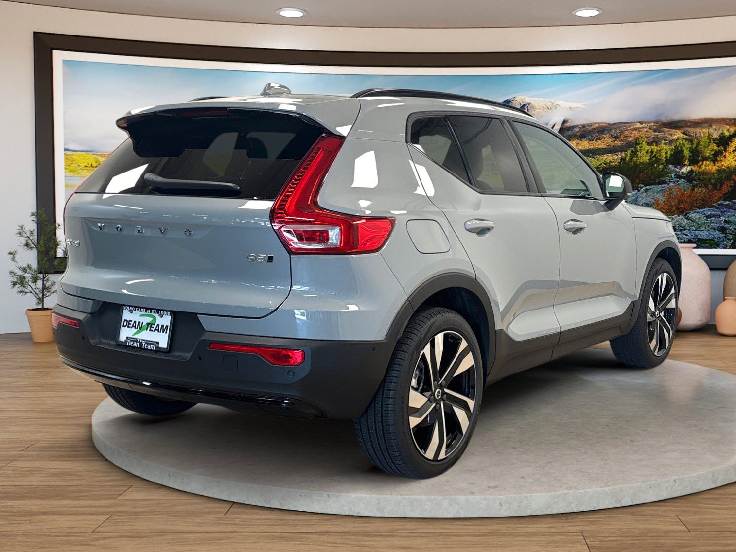 New 2026 Volvo XC40 B5 Ultra w/ Protection Package Premier AWD/4WD image 4