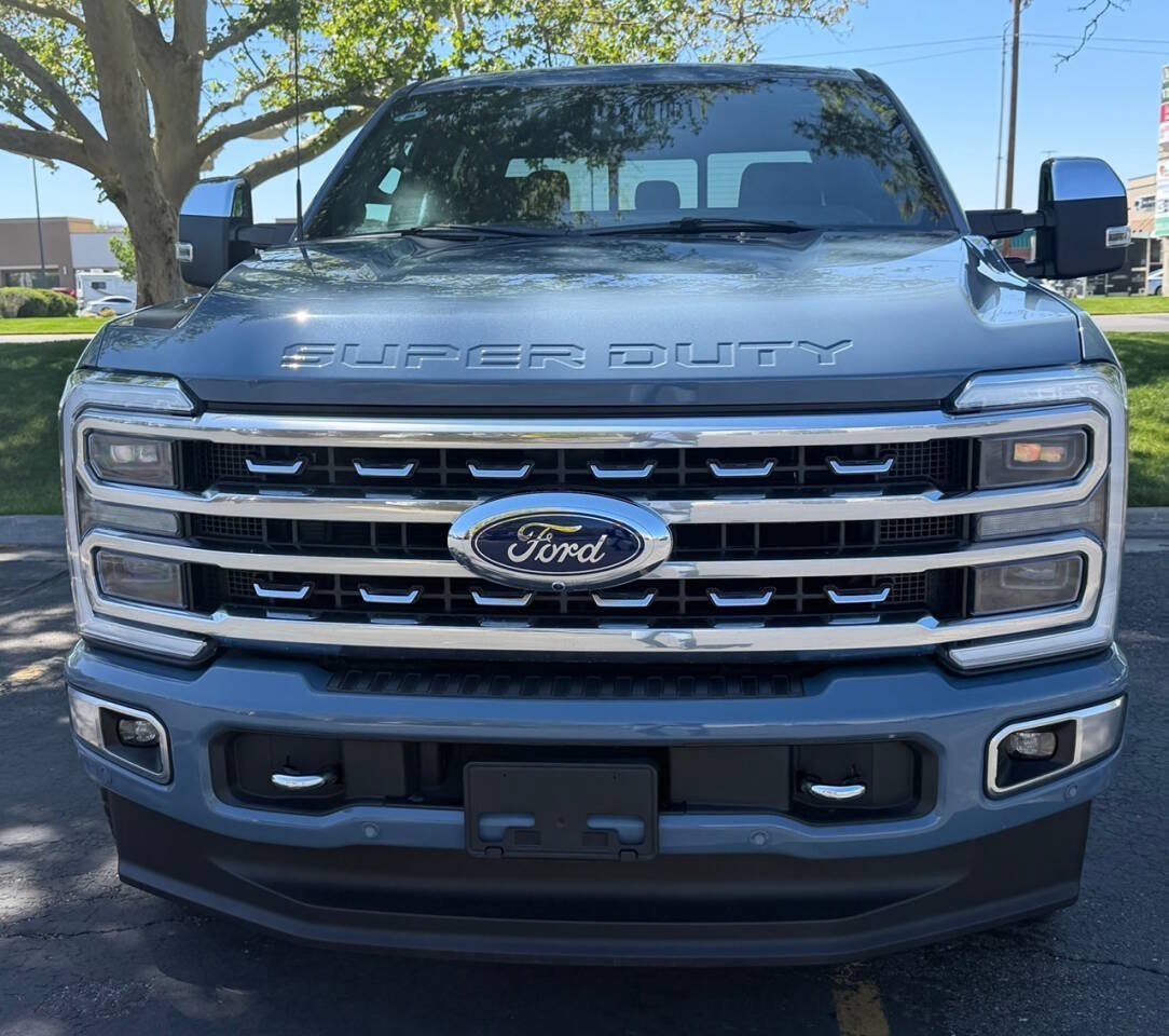 Used 2023 Ford F350 Platinum AWD/4WD image 3