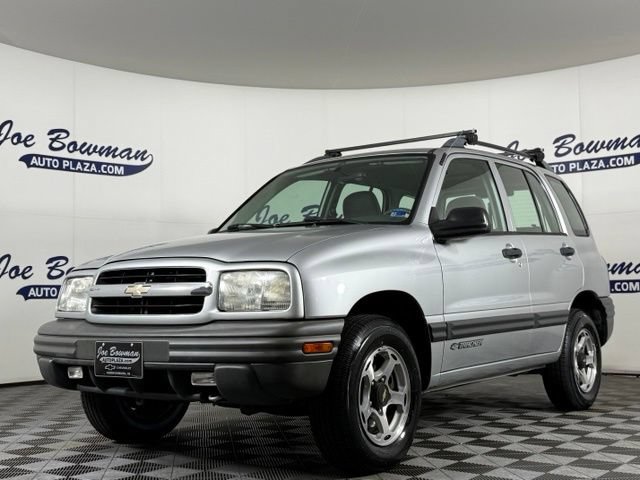 Used 2001 Chevrolet Tracker 4WD w/ Preferred Equipment Group video 3