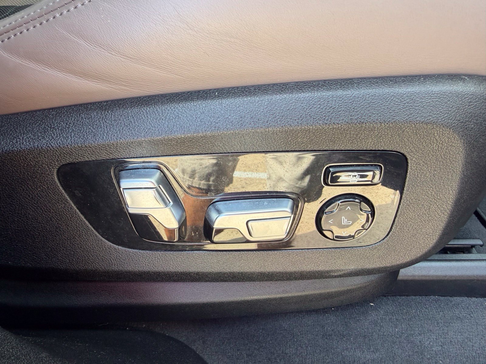 Used 2021 BMW X6 M w/ Competition Package AWD/4WD image 44
