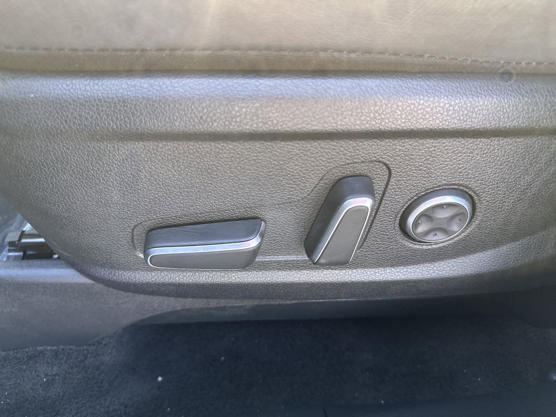 Used 2025 Hyundai Palisade SEL AWD/4WD image 14