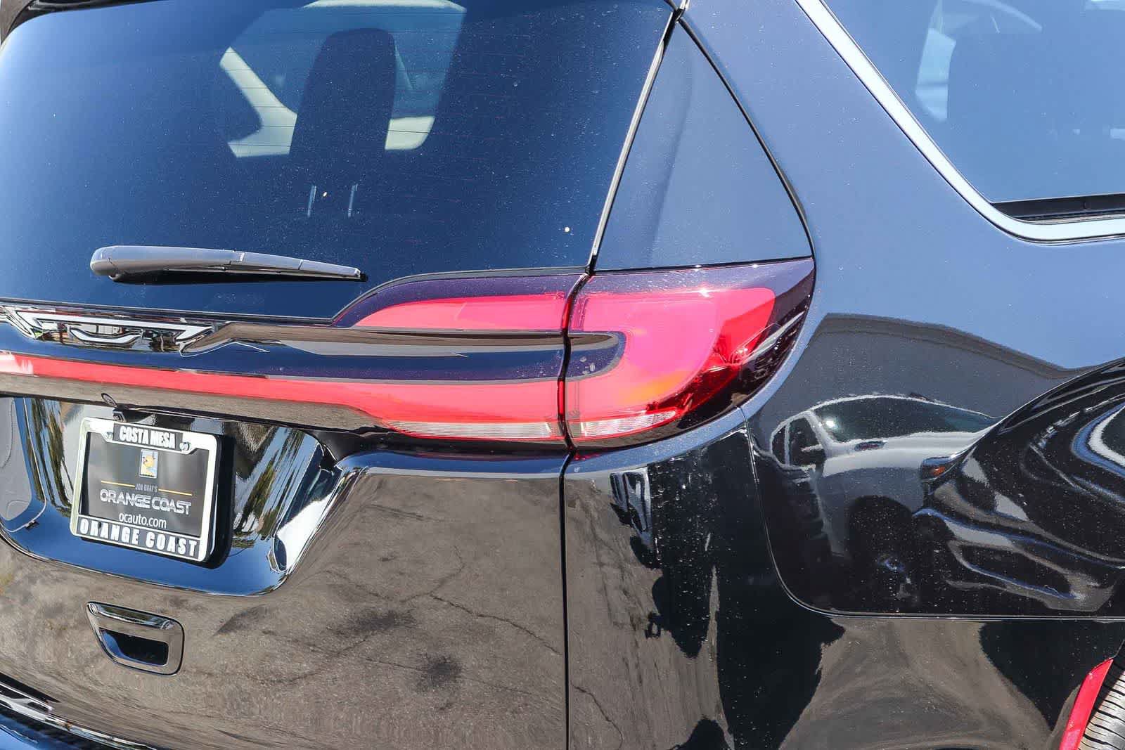 New 2027 Chrysler Pacifica Select FWD image 7
